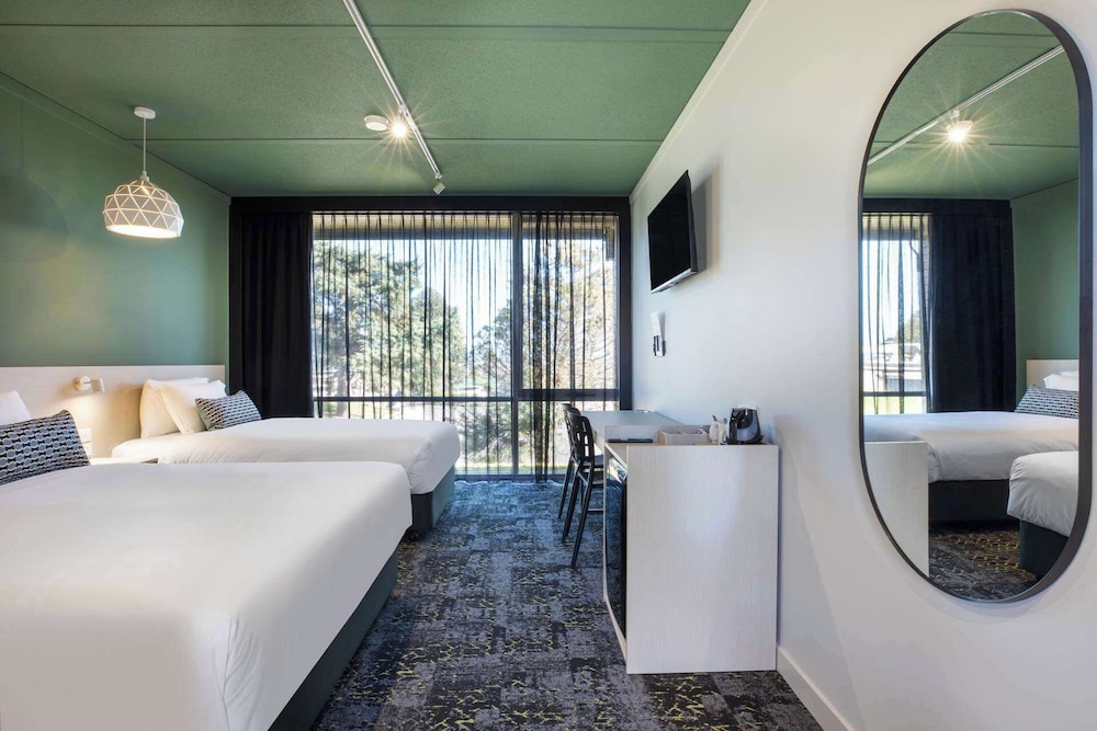 Nightcap at Morwell Hotel 11/50