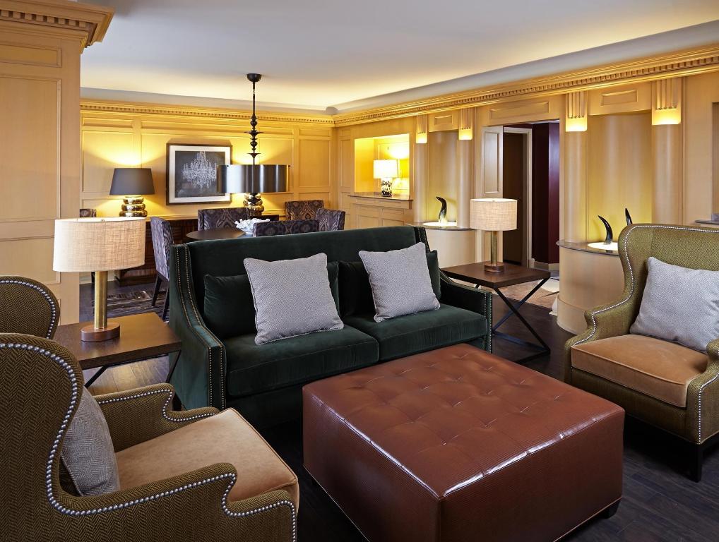 1 BEDROOM, SUITE, KING BED, ACCESSIBLE