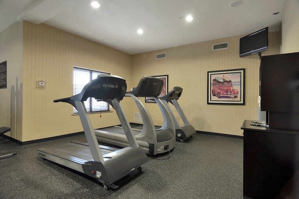 Holiday Inn Express Hotel And Suites Dfw West Hurst 35/74