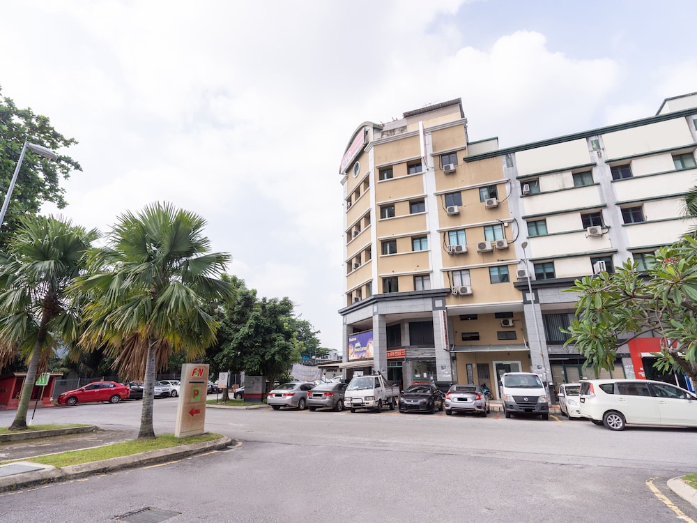 OYO 89717 Budget Star Hotel 26/32