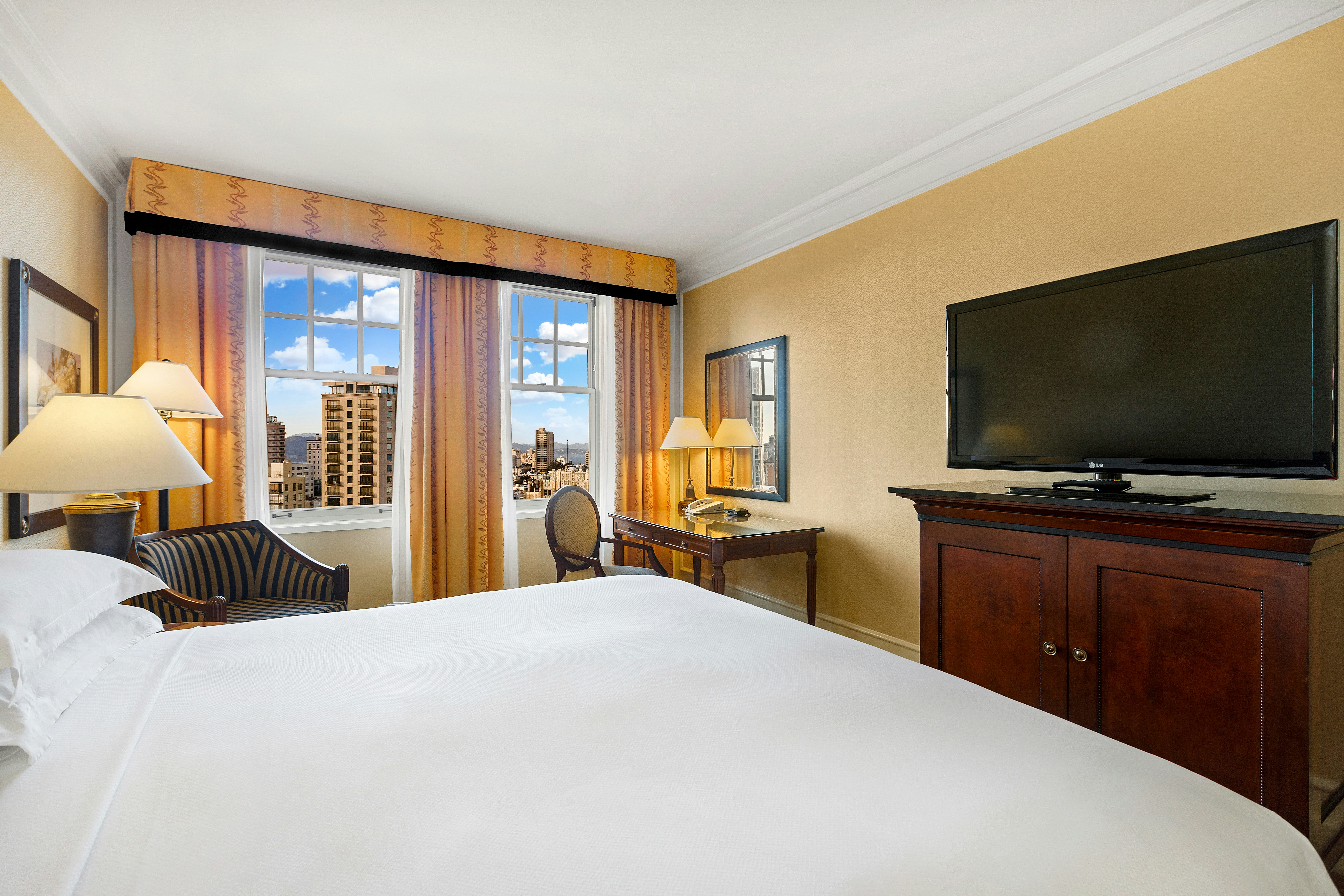 Golden Gate, Classic, King Bed, Bridge View