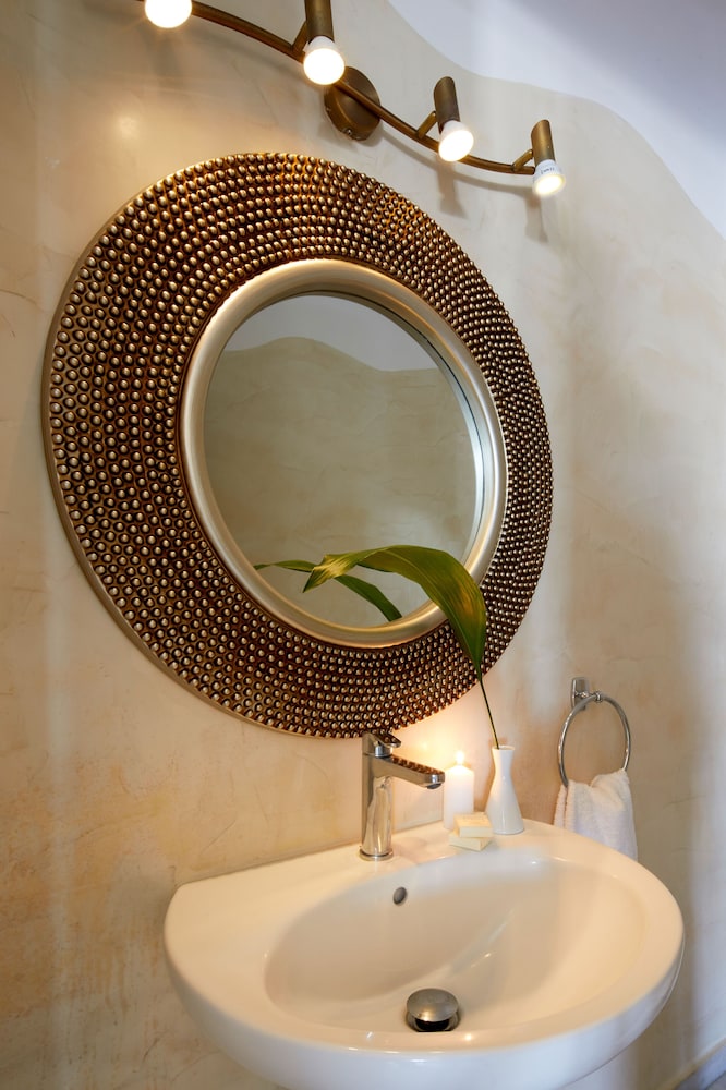 La Maison Luxurious Living 30/32