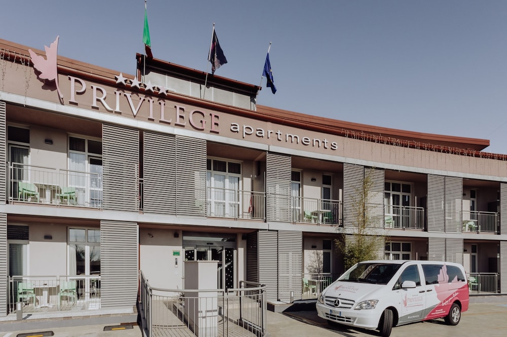 Privilege Apartments 6/43