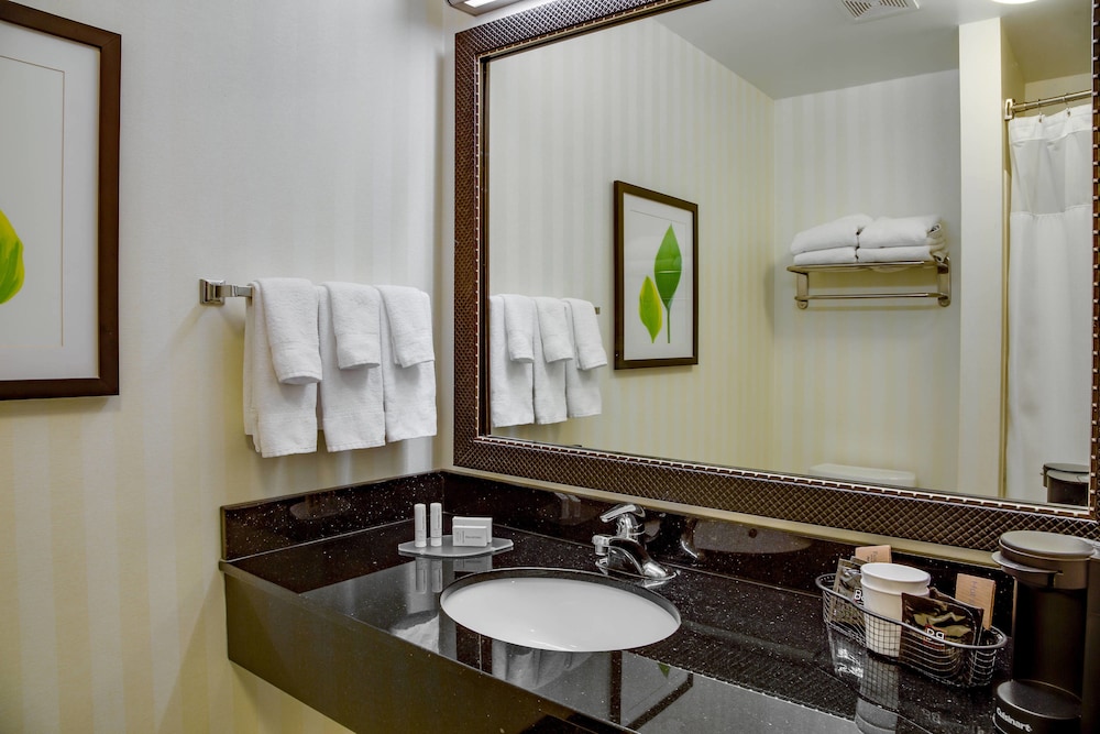Fairfield Inn And Suites Lake City 46/50