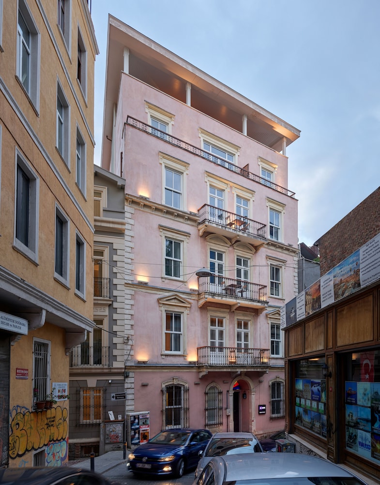 CASA DI BAVA ISTANBUL 57/64