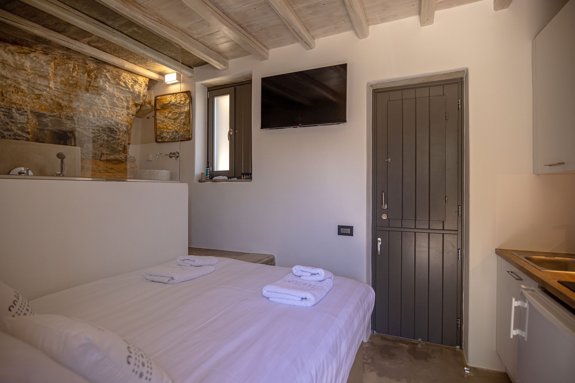 3 BEDROOMS, MINI, SUITE, SEA VIEW, JETTED TUB