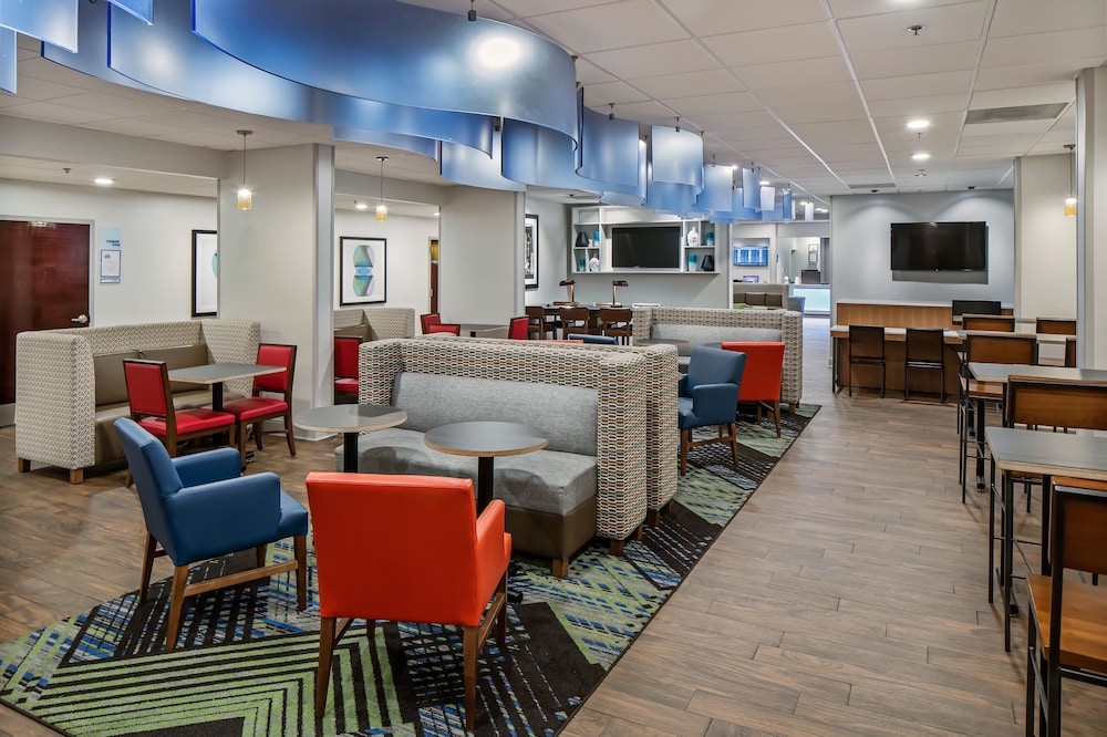 Holiday Inn Express Atlanta Airport College Park 33/57