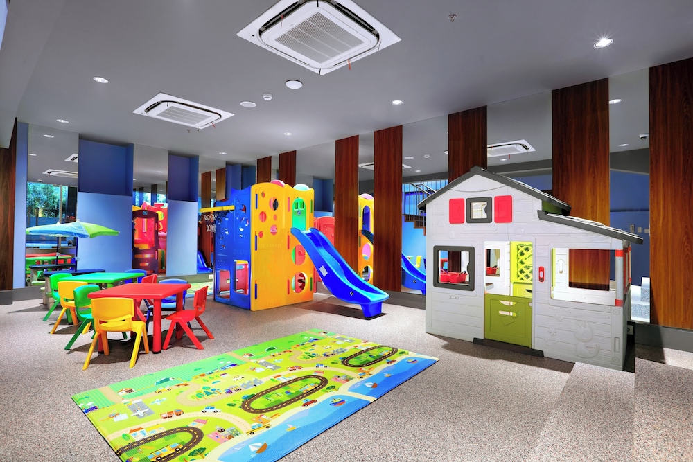 Atria Hotel Gading Serpong 67/72