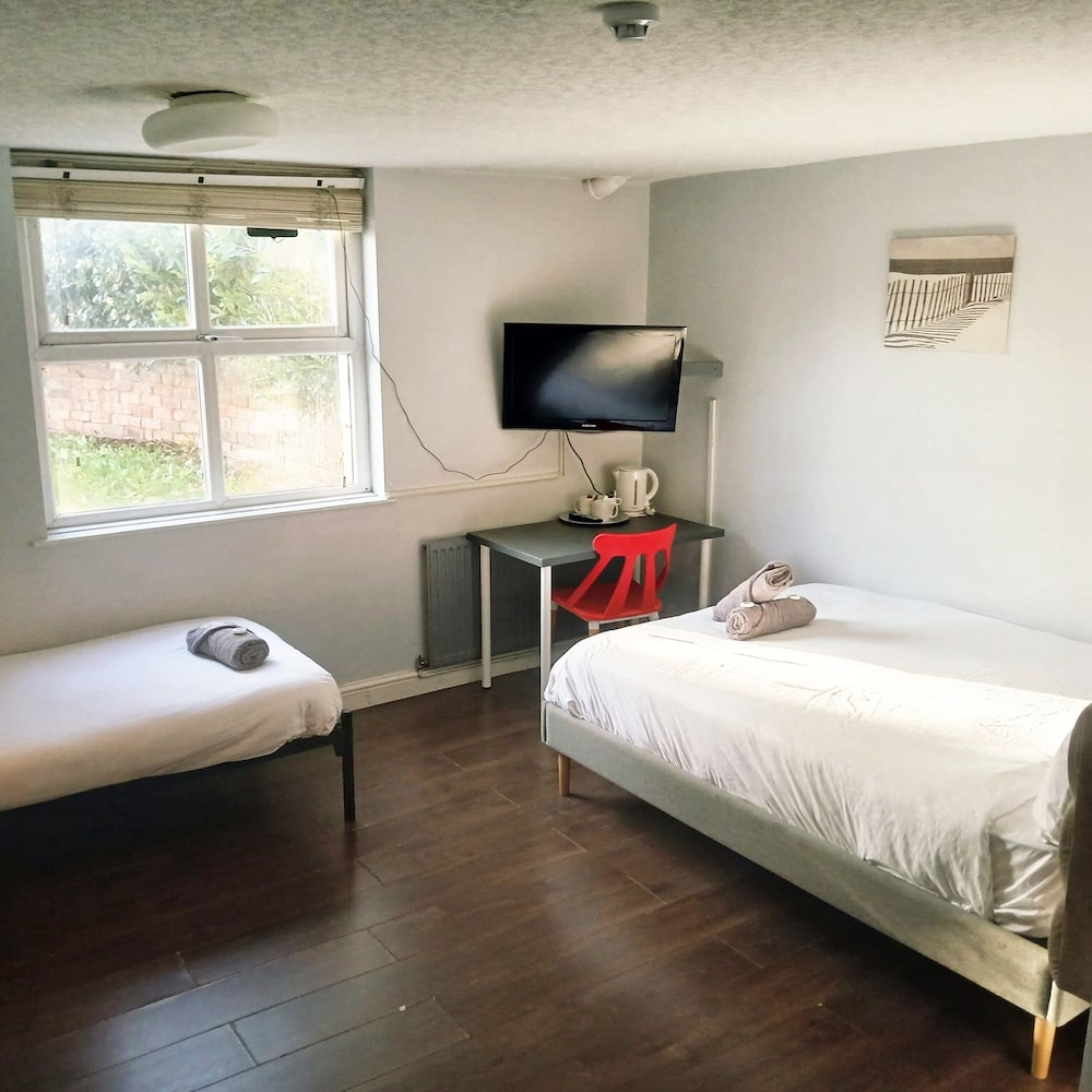 Queen's Guesthouse 6/50