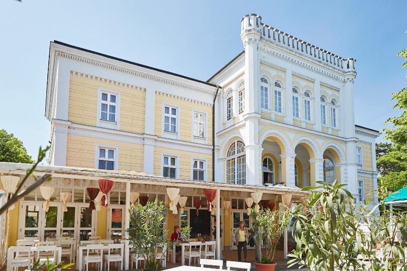 Astoria Hotel and Restaurant 5/41