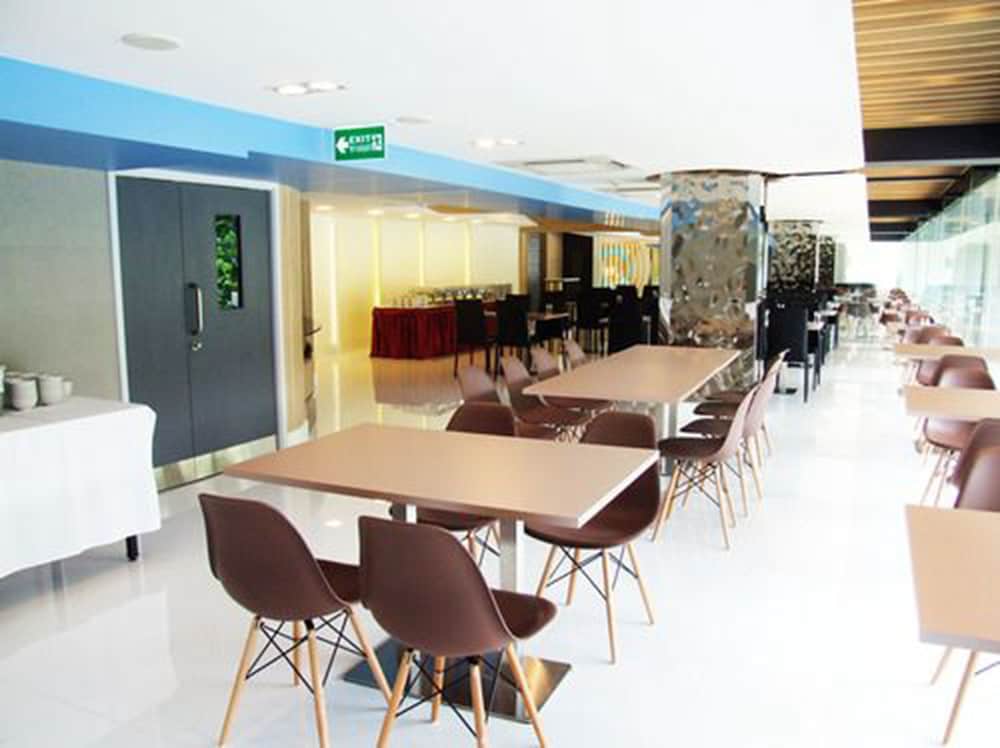 Grand Tower Inn Sathorn 43/49