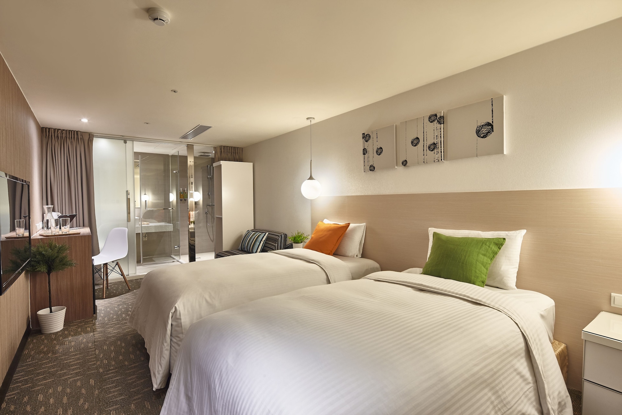 STANDARD, TWIN BEDS, NO WINDOW