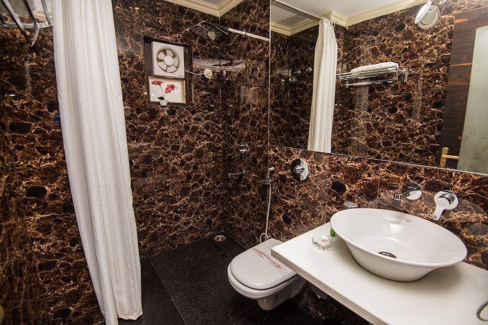 Zo Rooms Assi Ghat Shivala Market 47/49