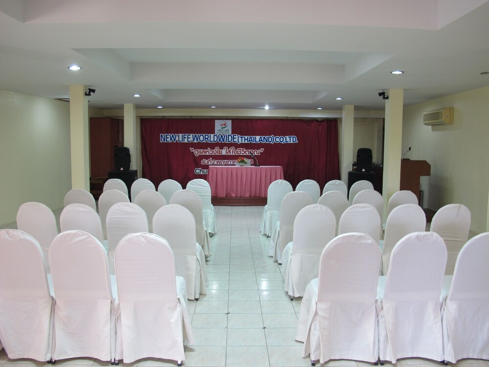 Chumphon Palace Hotel 8/47