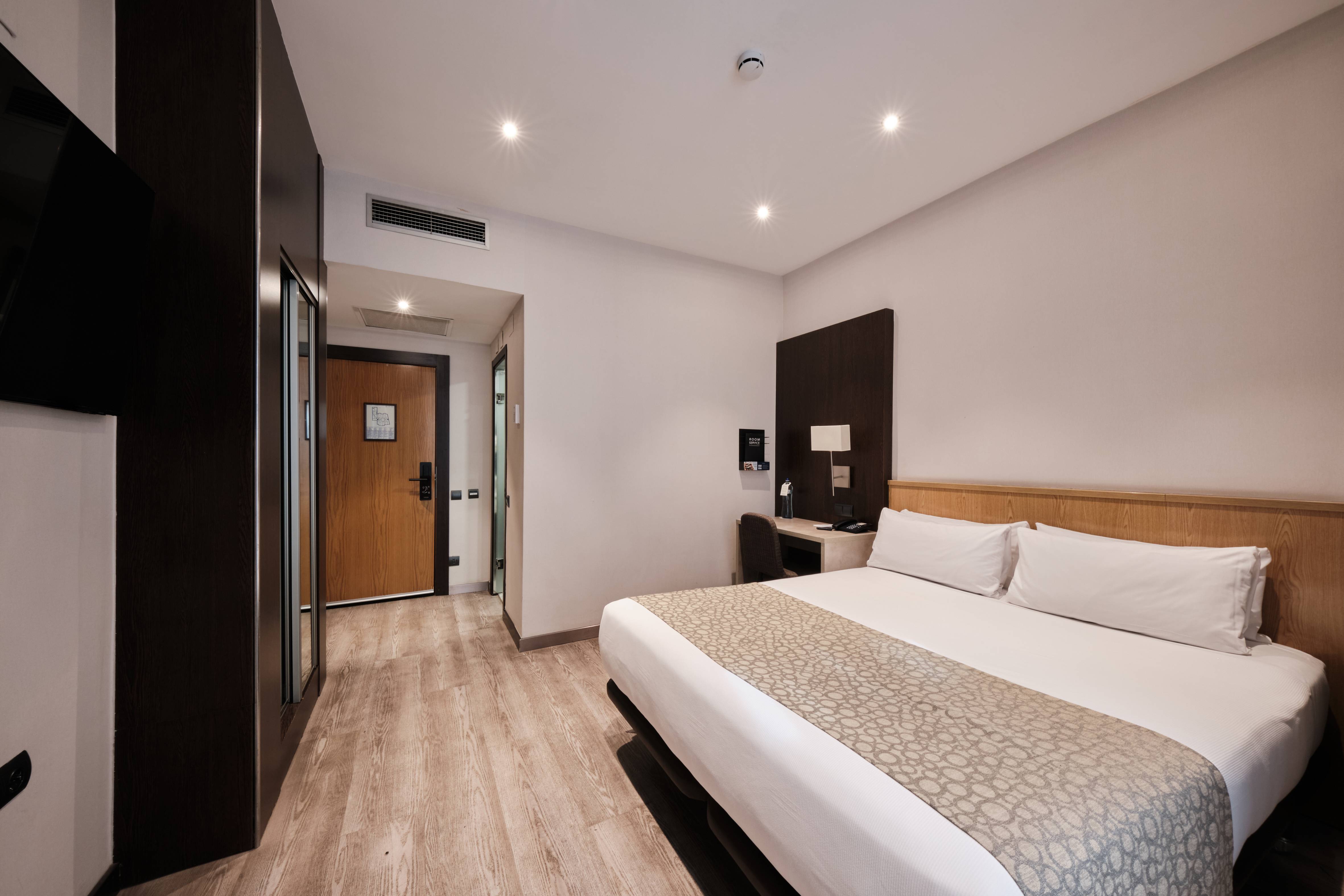 Standard, Double or Twin Bed