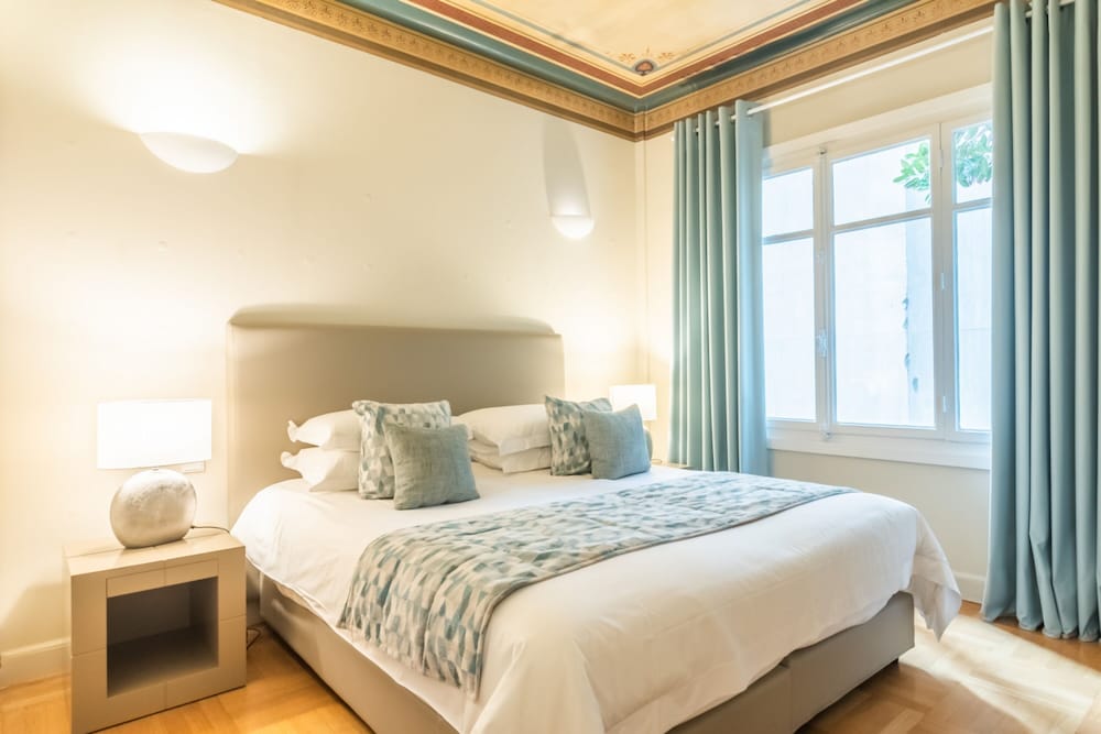 Junior Suite, Queen Bed