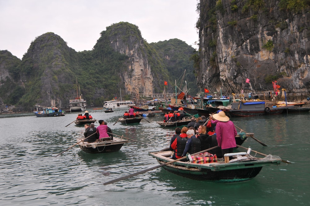 Emperor Cruise Ha Long 44/50