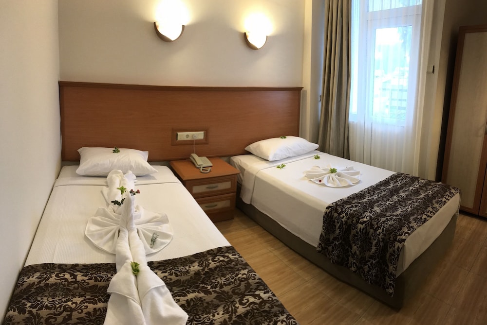 Park Marina Hotel 5/17