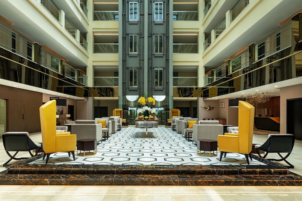 Four Points by Sheraton Production City Dubai 38/58