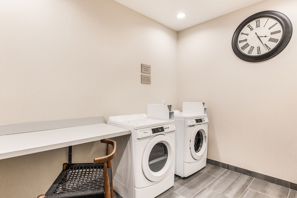 Fairfield Inn & Suites by Marriott Knoxville Clinton 27/33