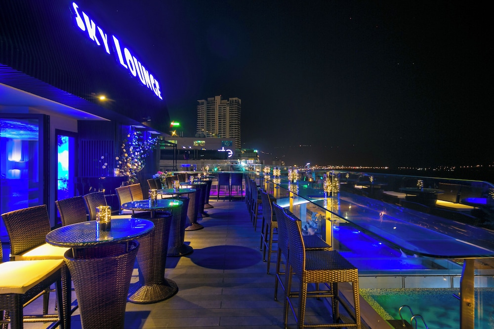 Mandila Beach Hotel Danang 68/77