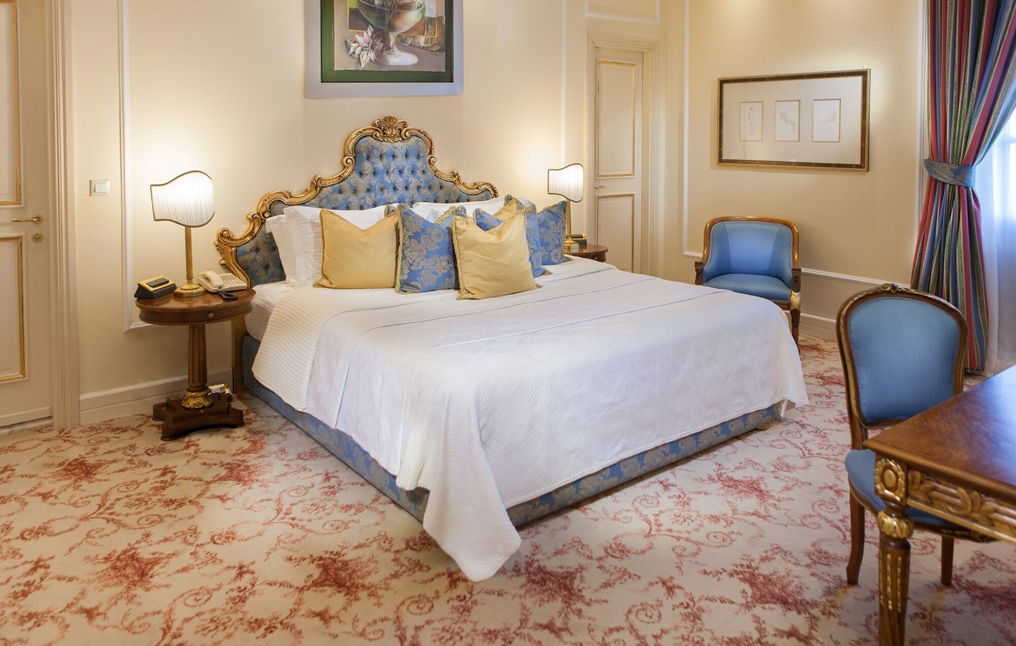 PRESIDENTIAL, SUITE
