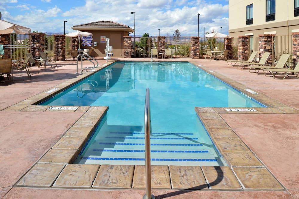 Holiday Inn Express & Suites Page - Lake Powell Area 39/60