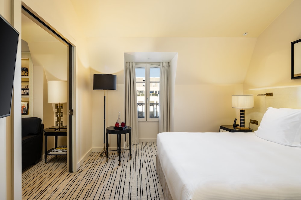 SUITE, KING BED, CITY VIEW