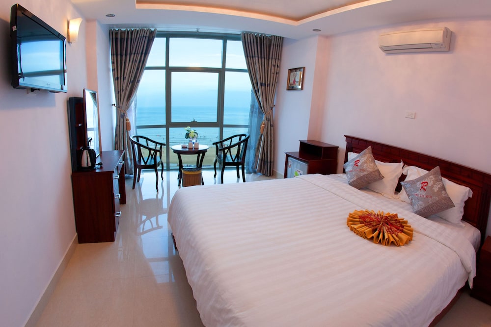 DELUXE, DOUBLE BED, SEA VIEW