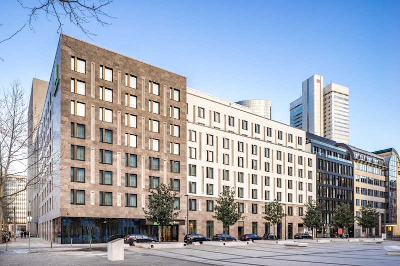 HOLIDAY INN FRANKFURT ALTE OPER 6/75
