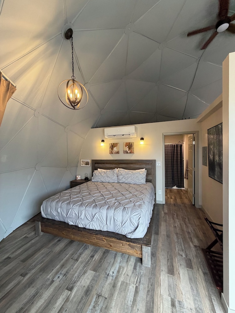 Luxury, King Bed, Sofa, Dome 15