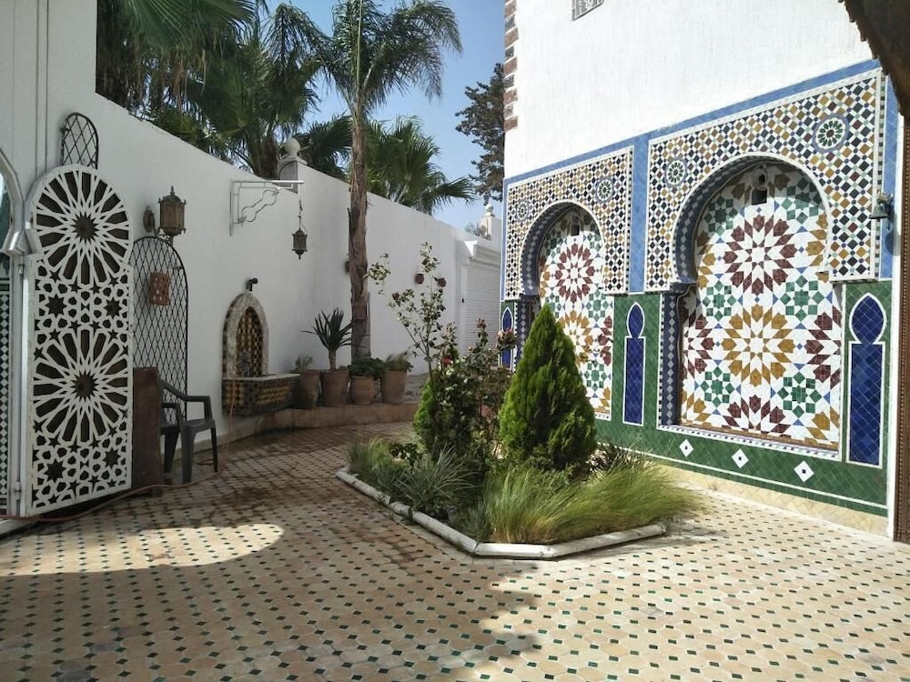 Malabata Guest House 41/47