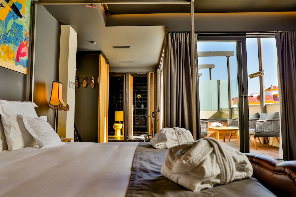 Hotel Lobby Room 45/67