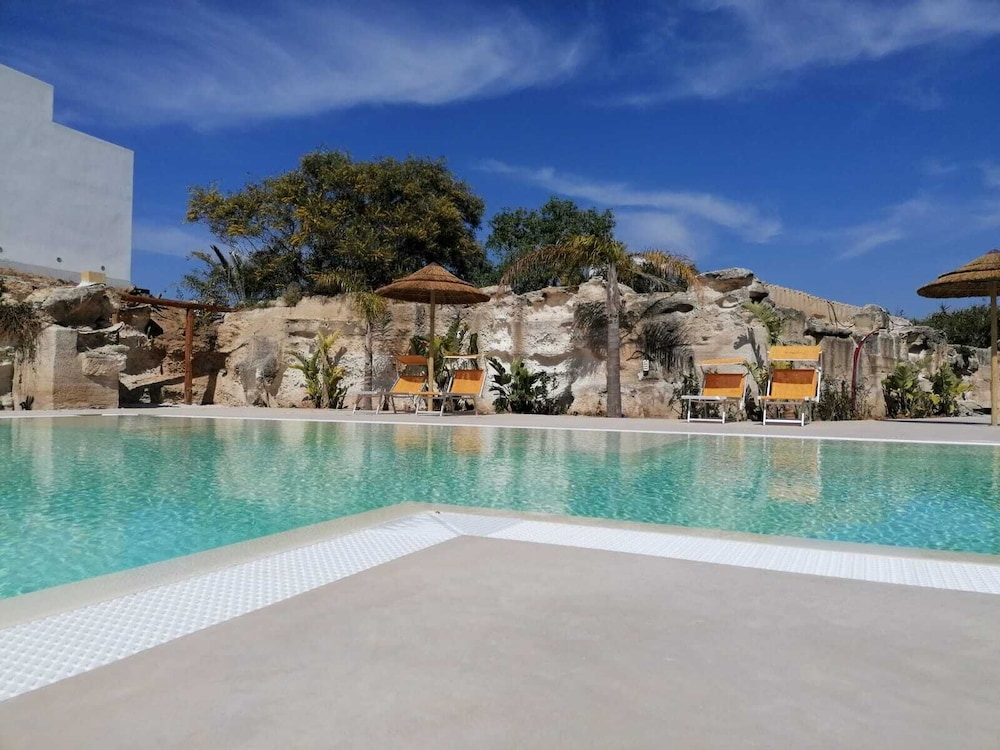 L'oasi Villaggio Albergo 56/59
