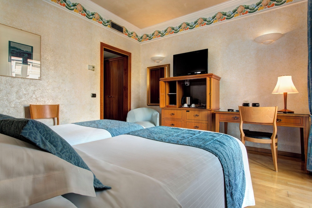 غرفة قياسية بسرير كينج، Hotel Firenze (ex Best Western) 3/7