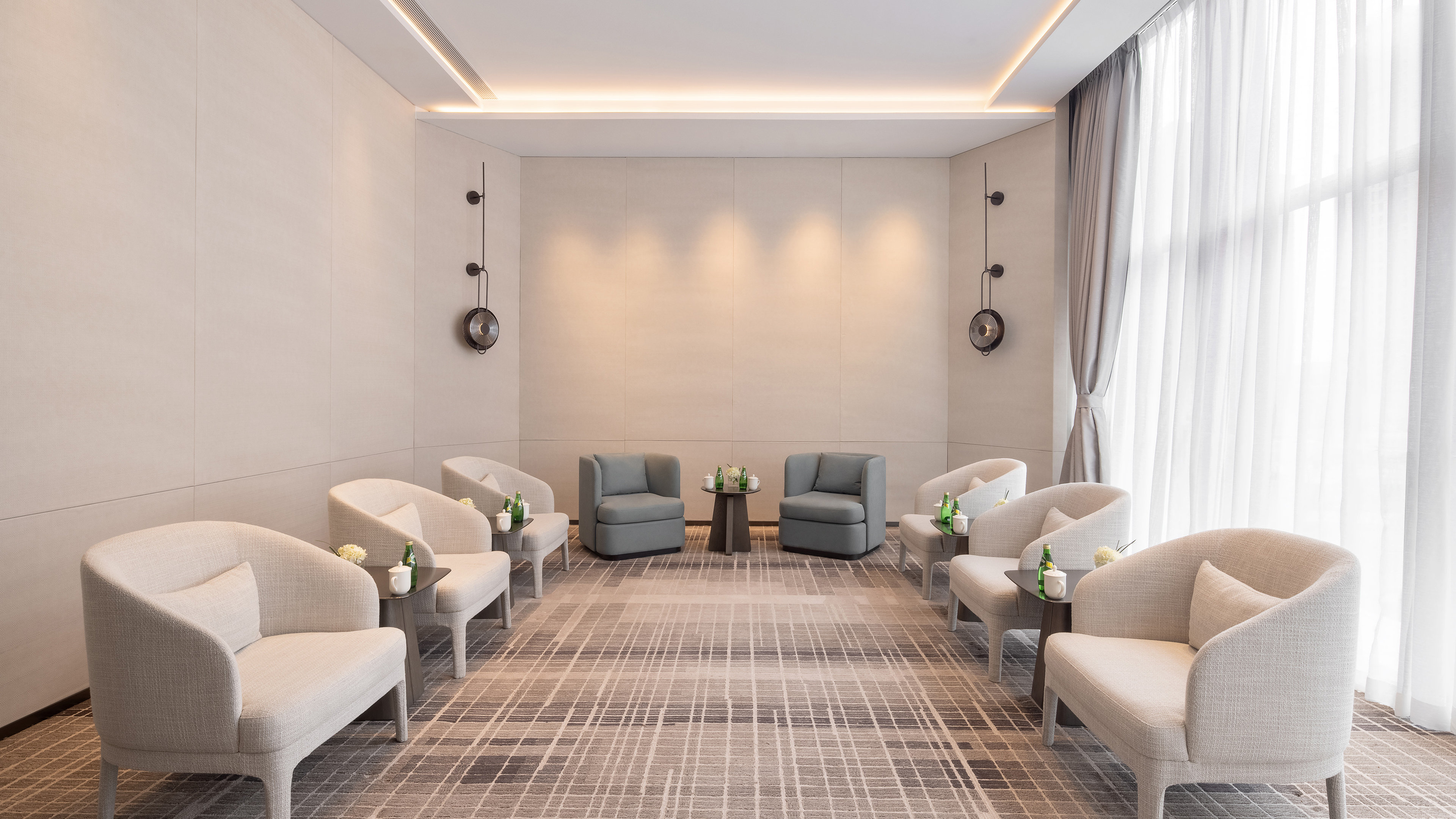Holiday Inn and Suites Qingdao Jinshui 54/80