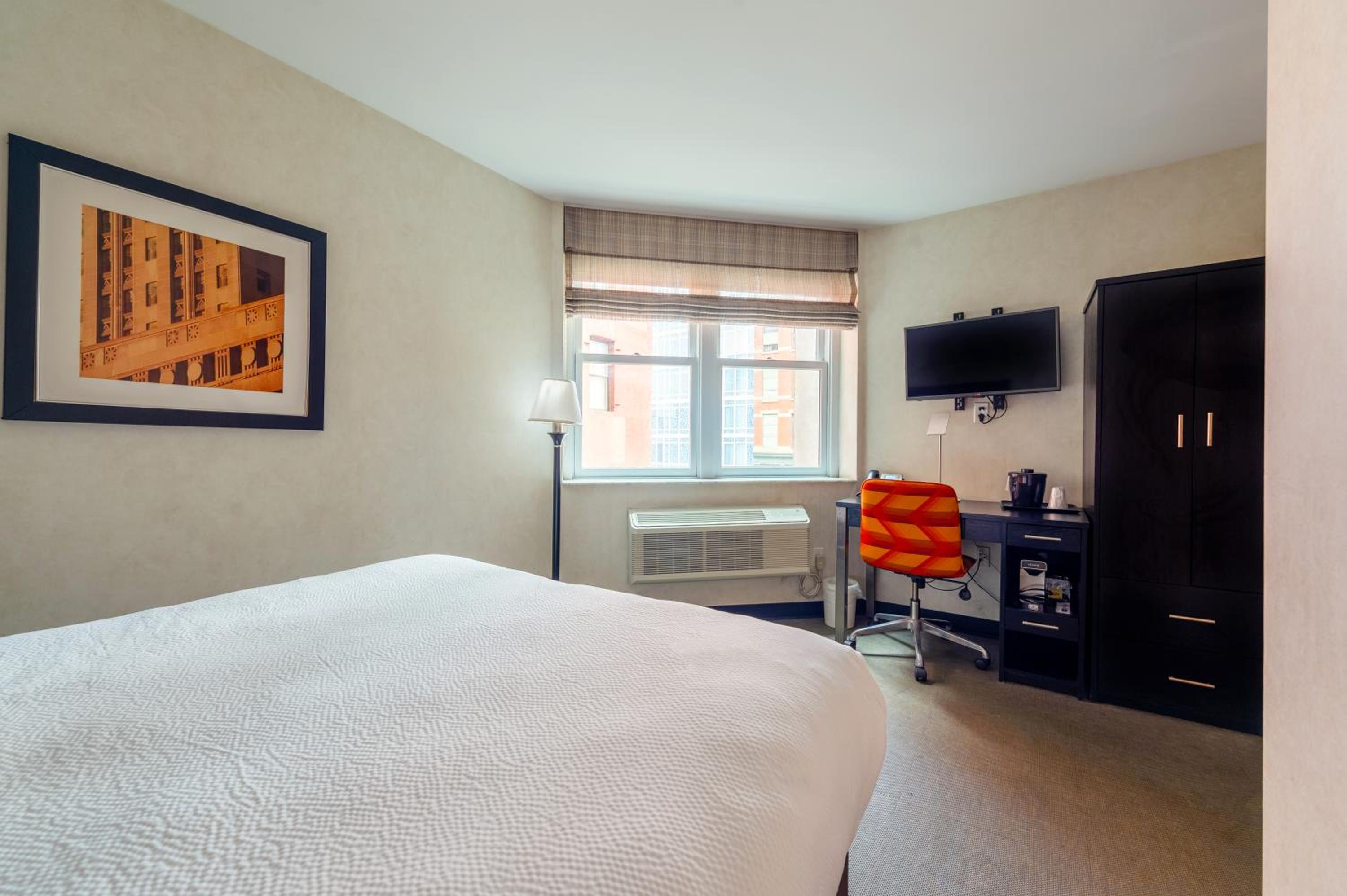Deluxe, Queen Bed