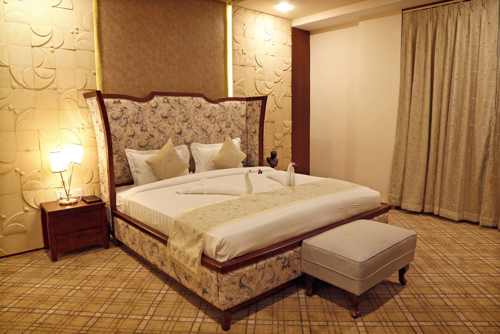 Grand Xenia Ajmer 7/35