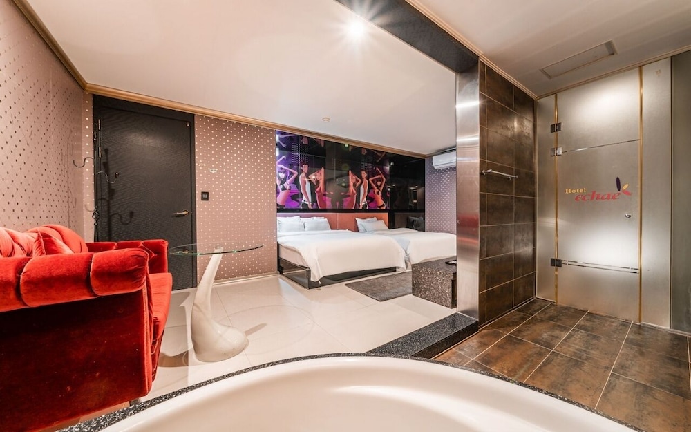Echae Hotel 27/88