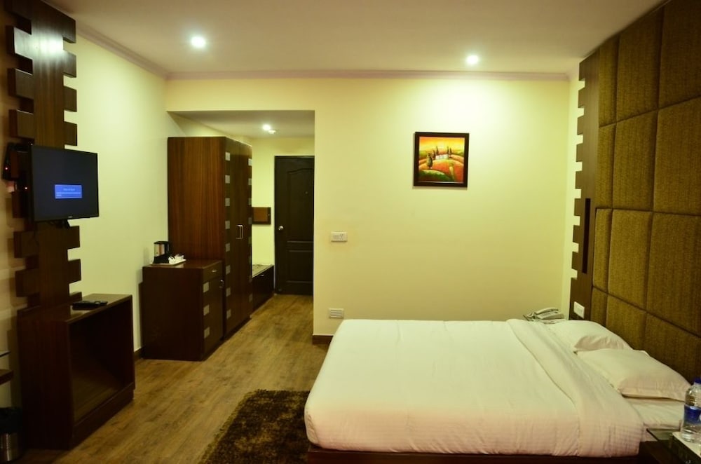 Hotel Ck International 15/50