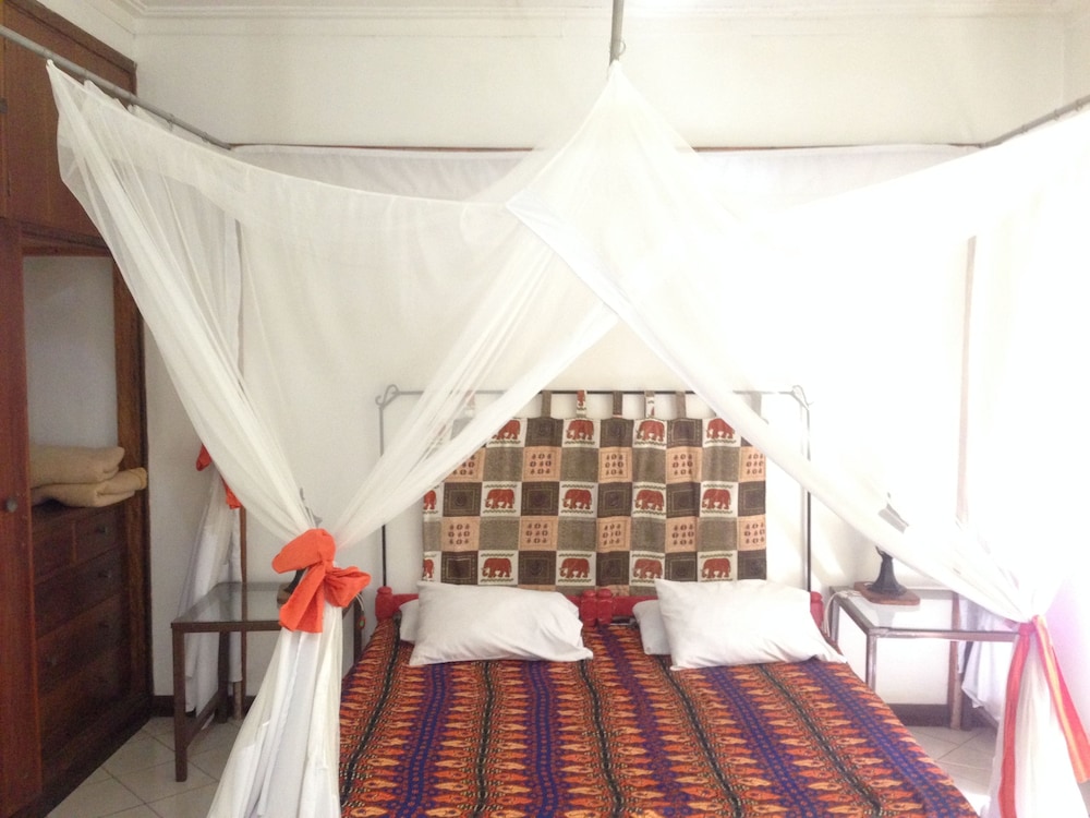 Outpost Lodge 15/40