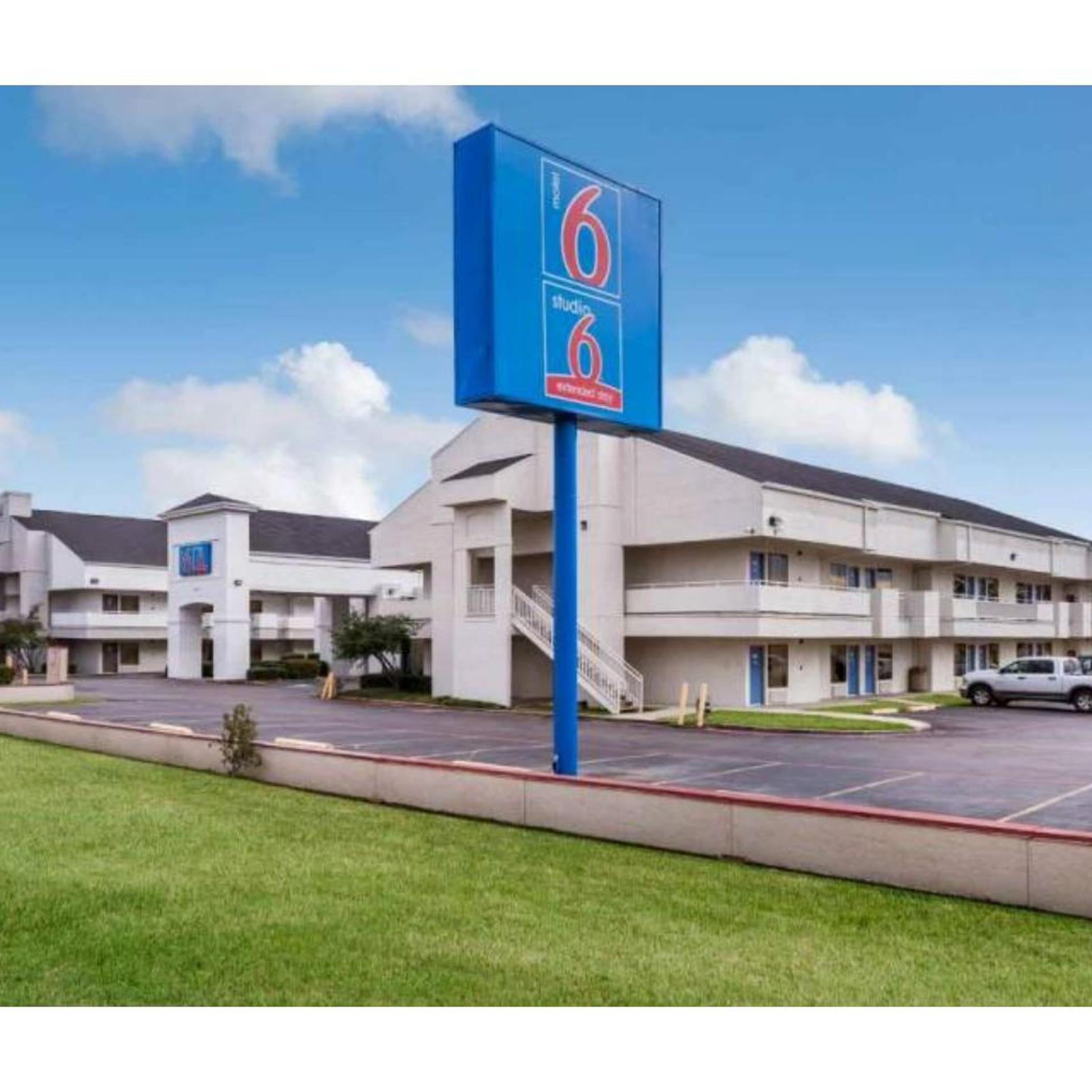 Studio6 Irving, TX - Irving DFW Airport East 25/34