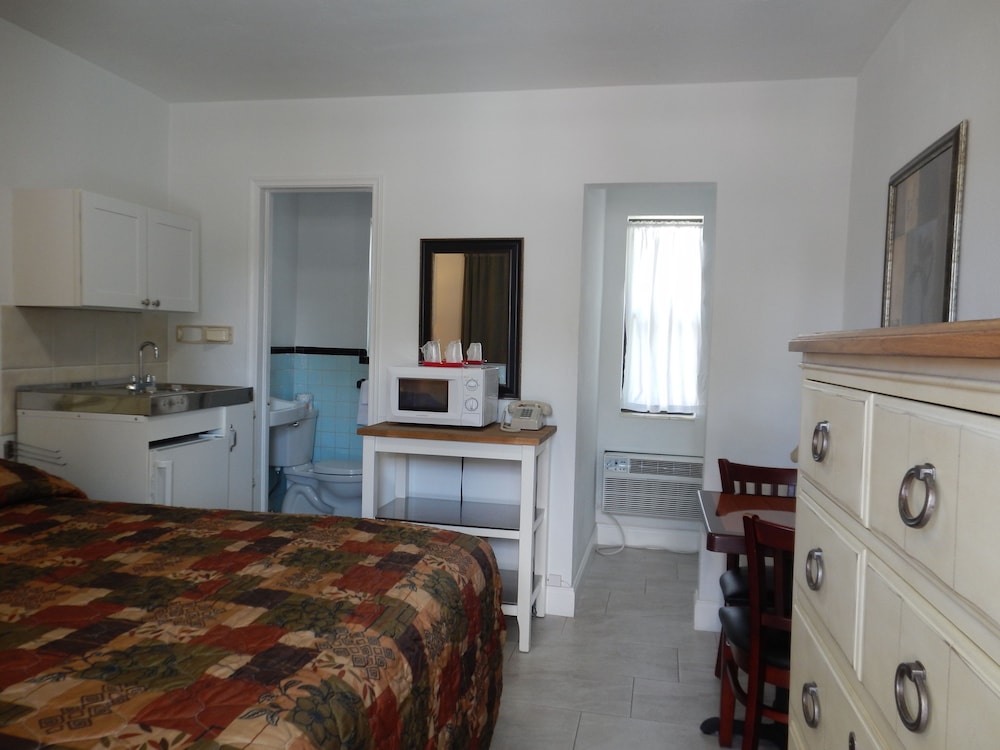 Shell Motel 35/73