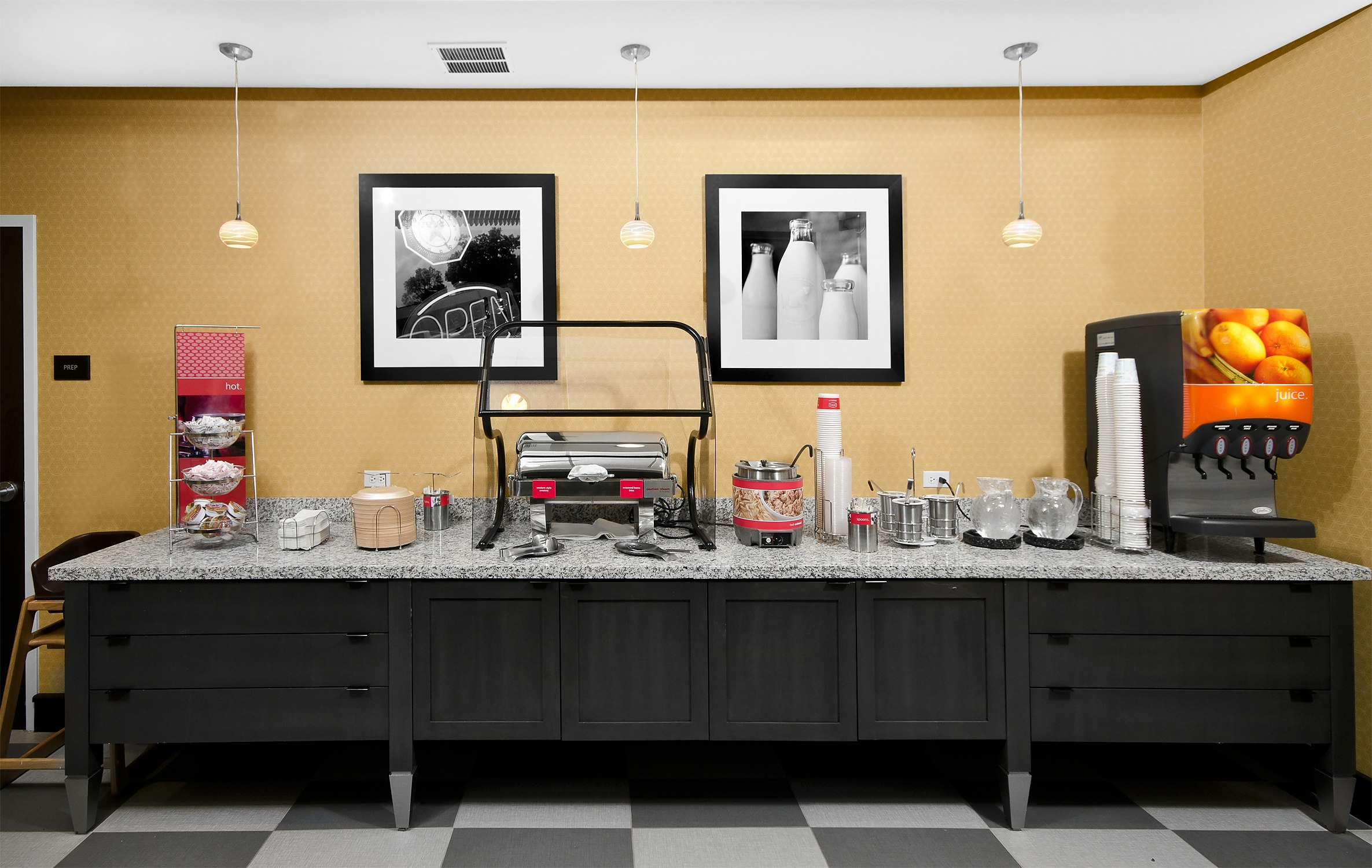 Hampton Inn and Suites Raleigh Downtown 44/75