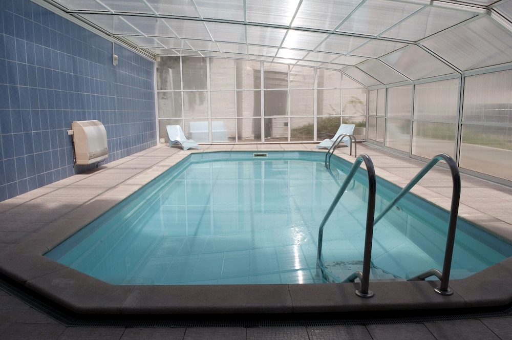 swimming pool spa