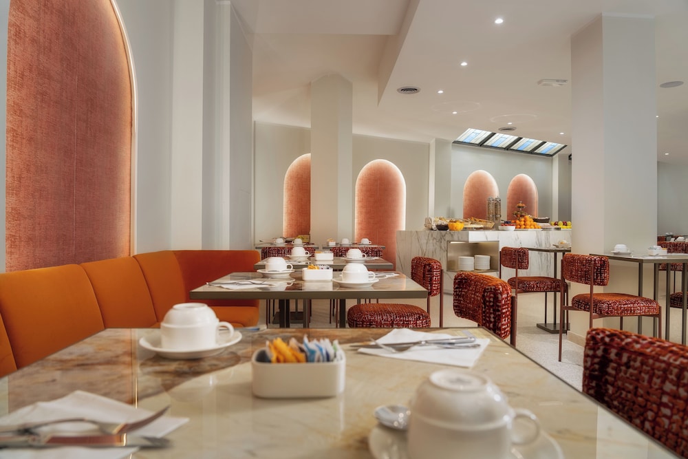 restaurant cafeteria