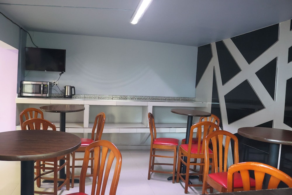 Hotel Plaza Hermosa 45/55