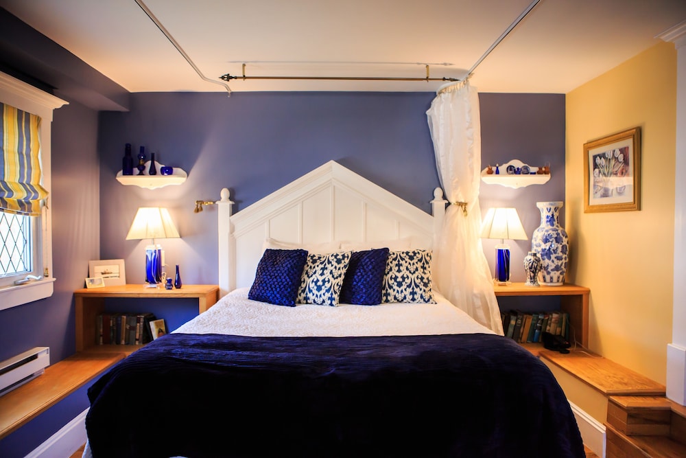 Hill, Futon Bed, Queen Bed