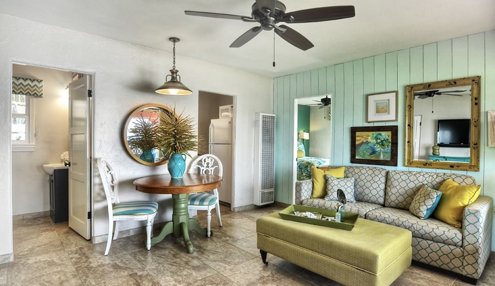 Beachcomber Inn 28/50