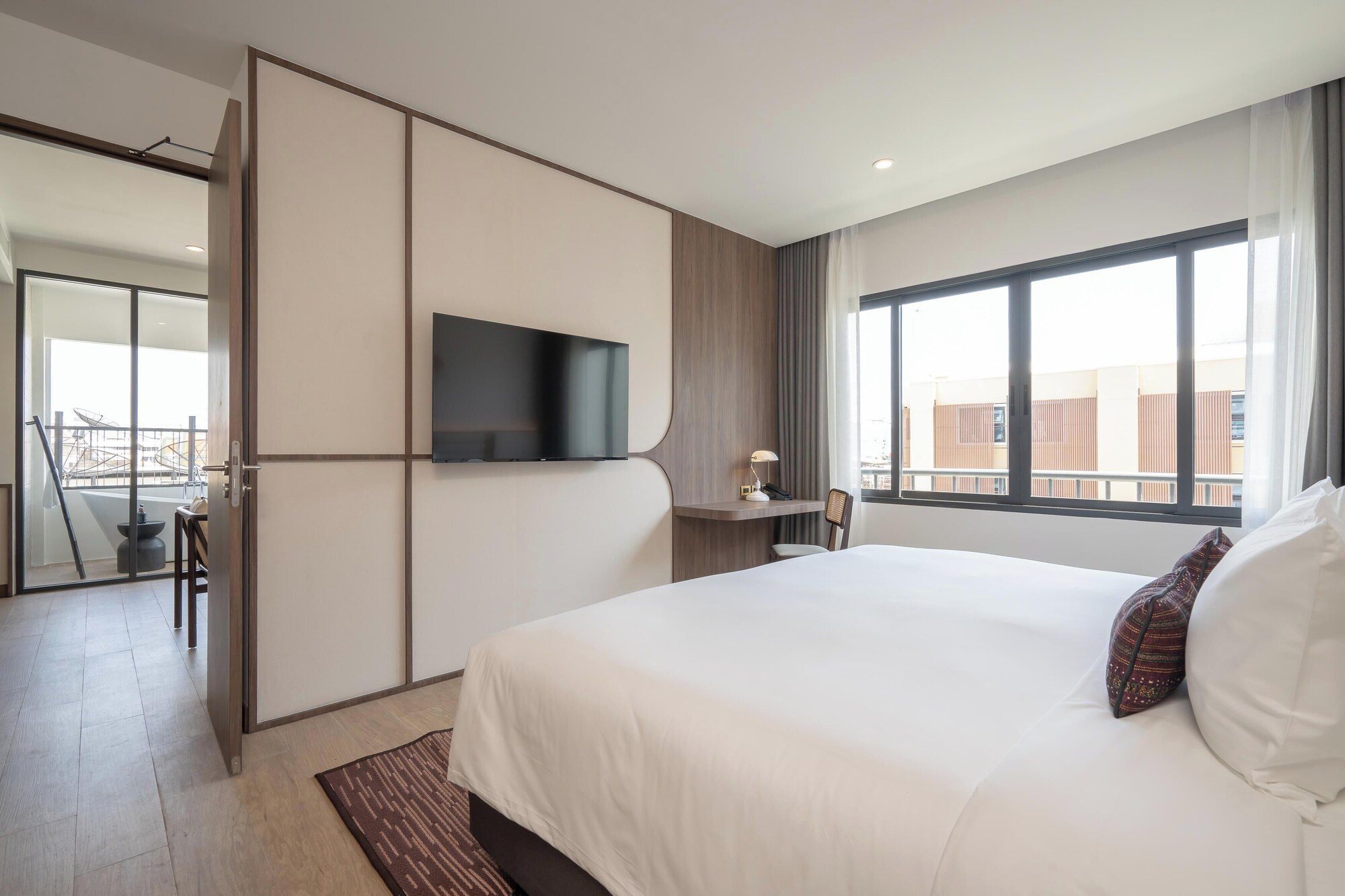 PRESIDENTIAL, SUITE